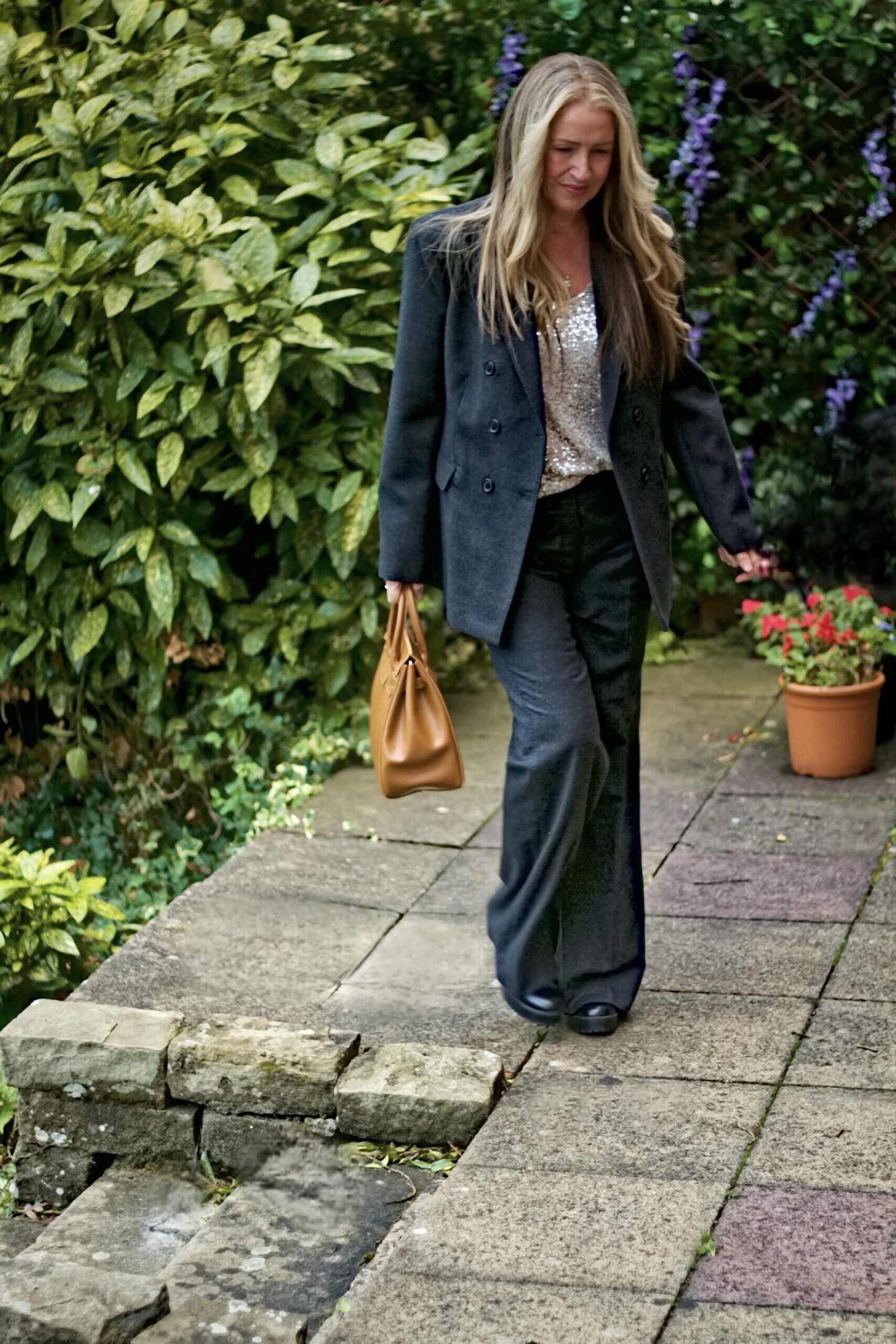 Wear it like Beckham (Victoria) 1 IMG 7050 Midlife and Beyond